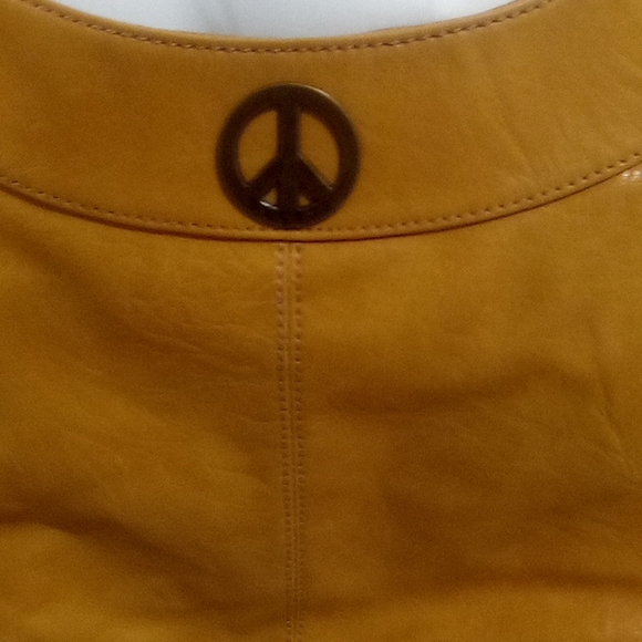 Access  Peace Sign Hardware Fringe Shoulder Bag - Picture 5 of 13